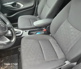 Toyota Yaris 1.5 HEV CHIC, снимка 6