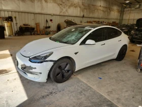 ������ Tesla Model 3