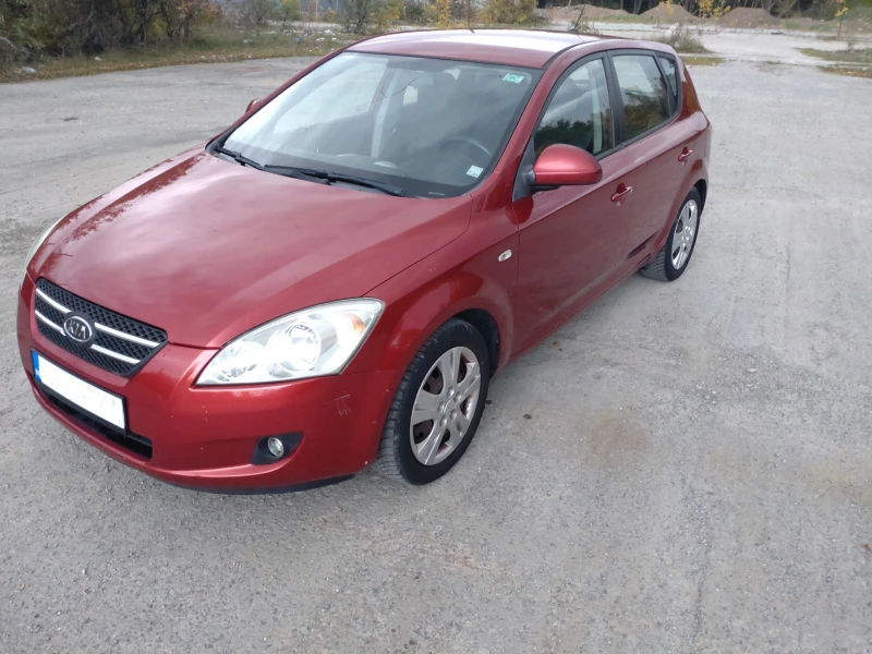 Kia Ceed 1.6, снимка 1 - Автомобили и джипове - 47550659