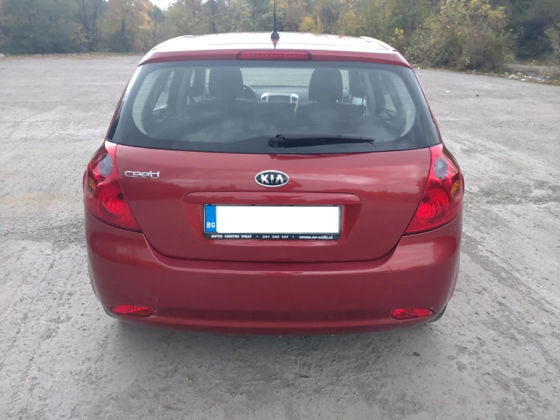 Kia Ceed 1.6, снимка 5 - Автомобили и джипове - 47550659