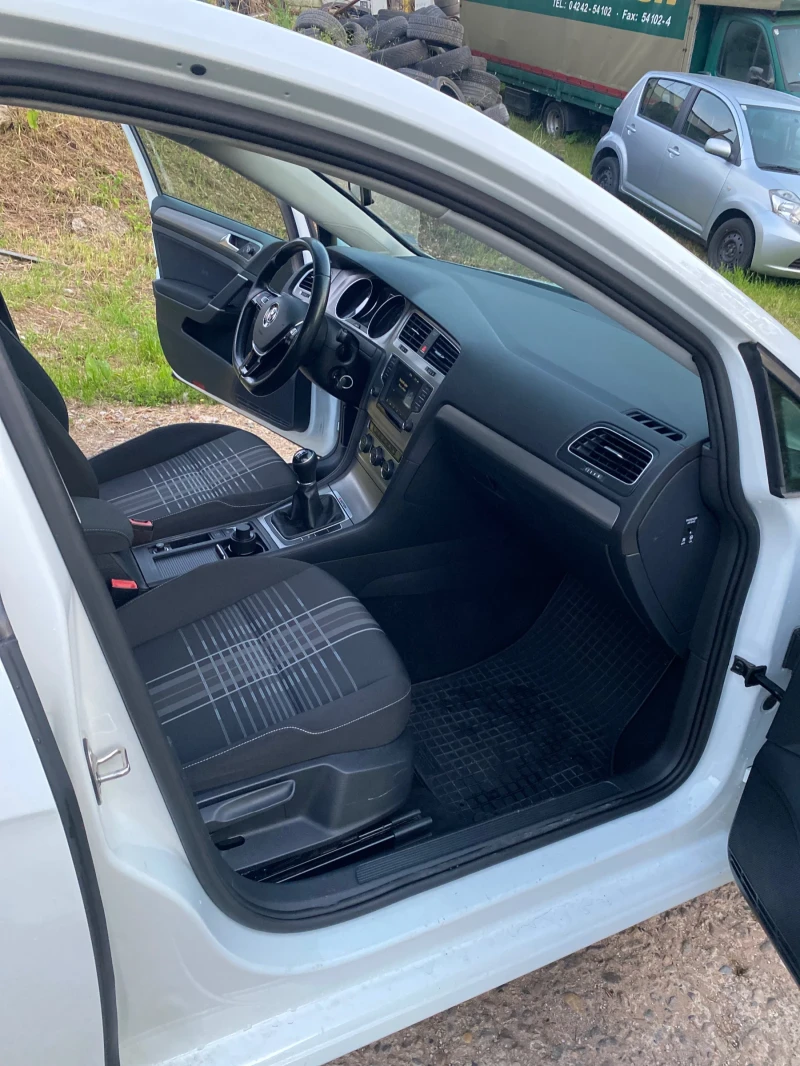 VW Golf Golf 7 1.6TDI/4x4/Обслужен/Нов съединител/6скорост, снимка 13 - Автомобили и джипове - 52542903