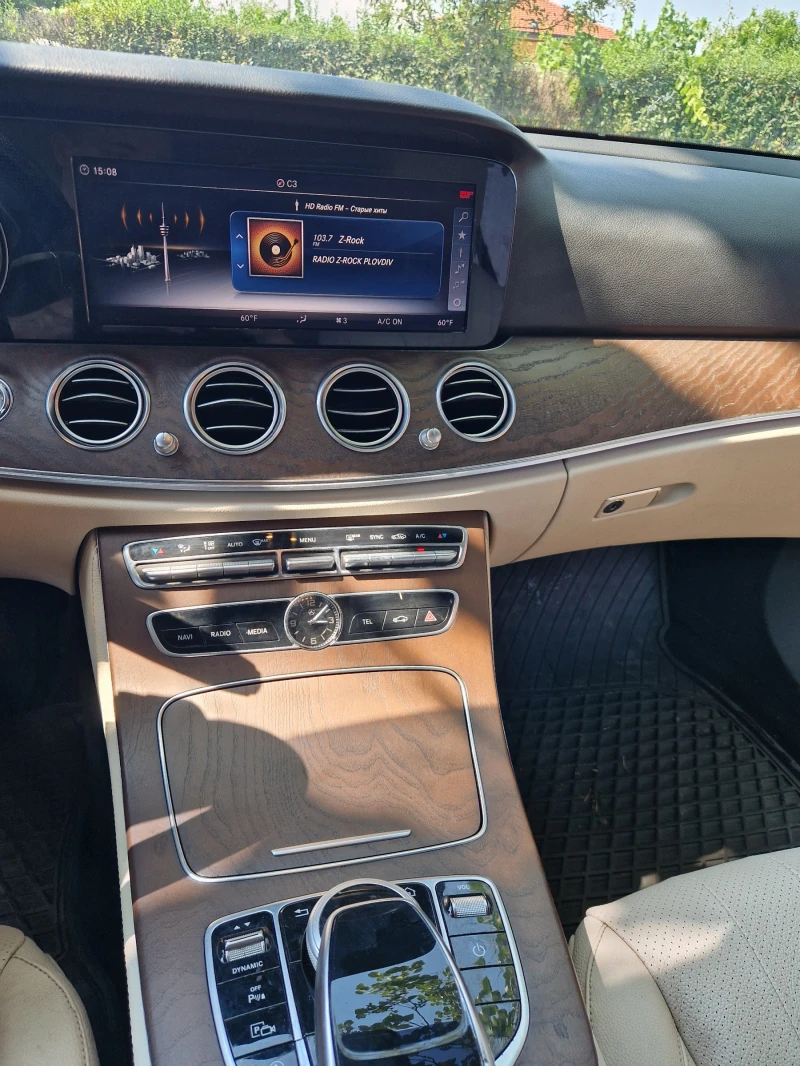 Mercedes-Benz E 300 4 matic AMG, снимка 8 - Автомобили и джипове - 50951048