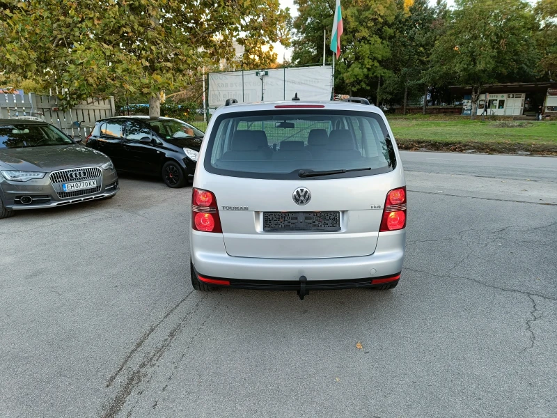 VW Touran 1.9 AVTOMATIK 105, снимка 6 - Автомобили и джипове - 52121956