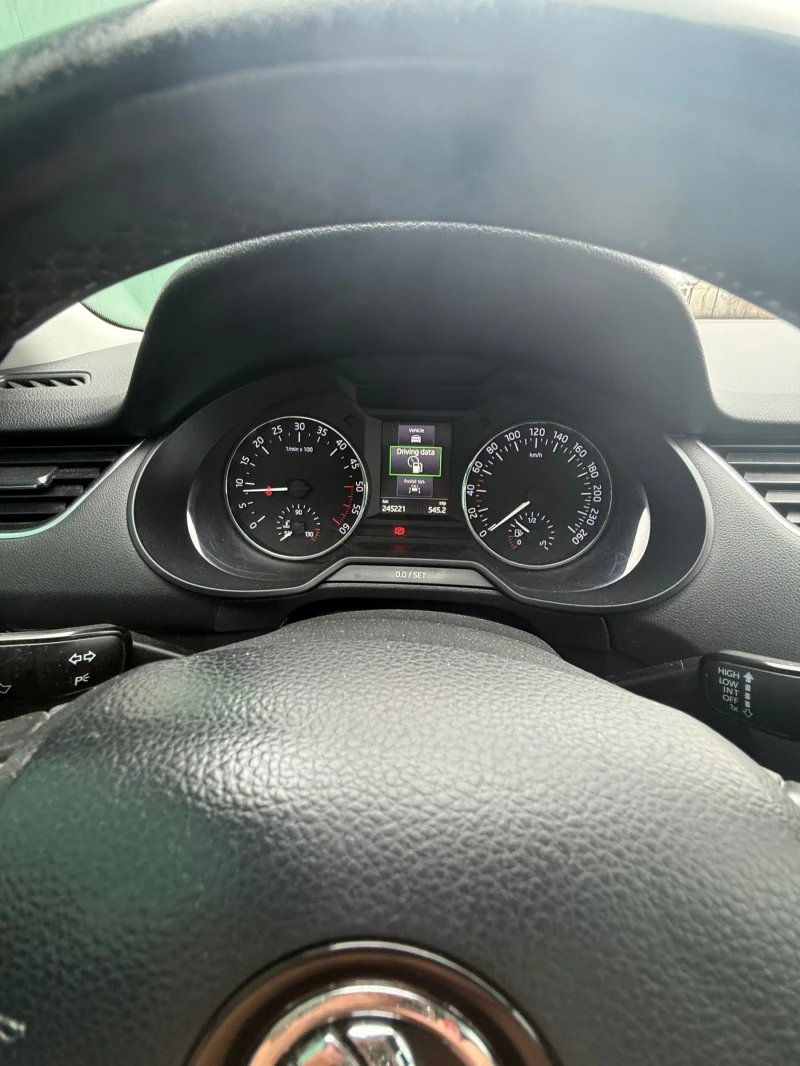 Skoda Octavia 1, 6Distronik, снимка 11 - Автомобили и джипове - 52598097