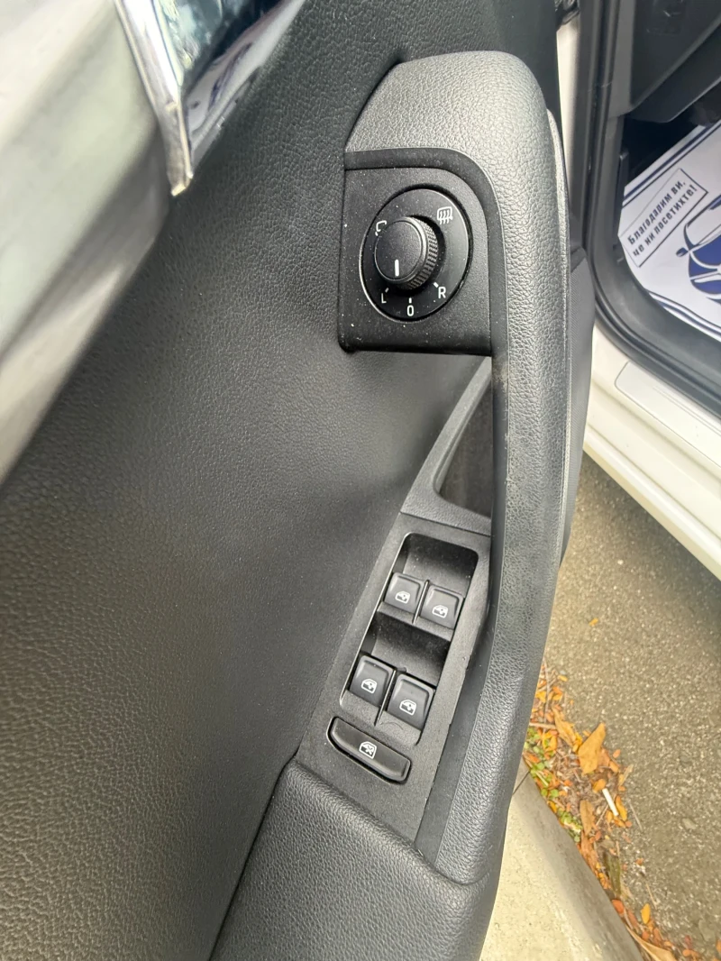 Skoda Octavia 1, 6Distronik, снимка 12 - Автомобили и джипове - 52598097