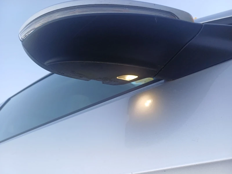 VW Golf 1.6 110 панорама, снимка 12 - Автомобили и джипове - 52241265