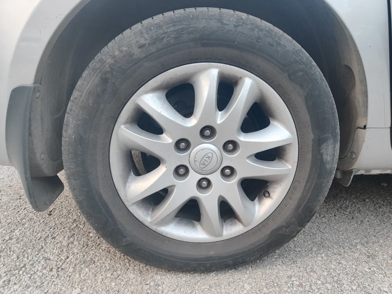 Kia Carnival, снимка 4 - Автомобили и джипове - 52642309