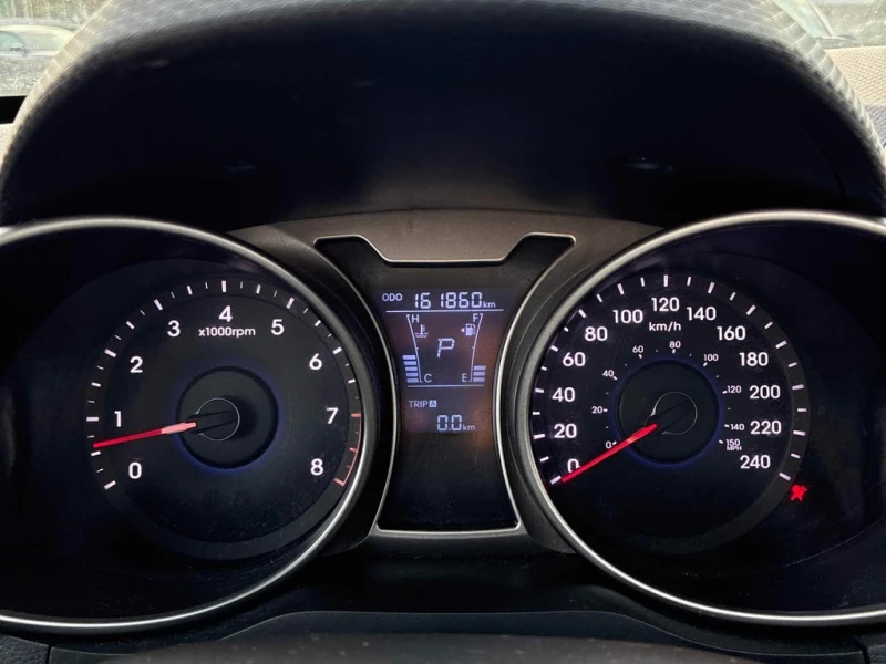 Hyundai Veloster  * 3dr Cpe Auto w/Tech * CARFAX * ЦЕНА ДО БГ, снимка 8 - Автомобили и джипове - 53328653