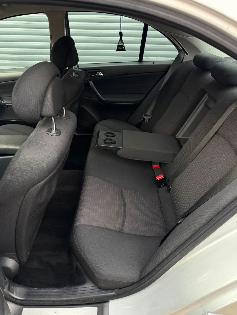Mercedes-Benz C 200, снимка 14 - Автомобили и джипове - 53385093