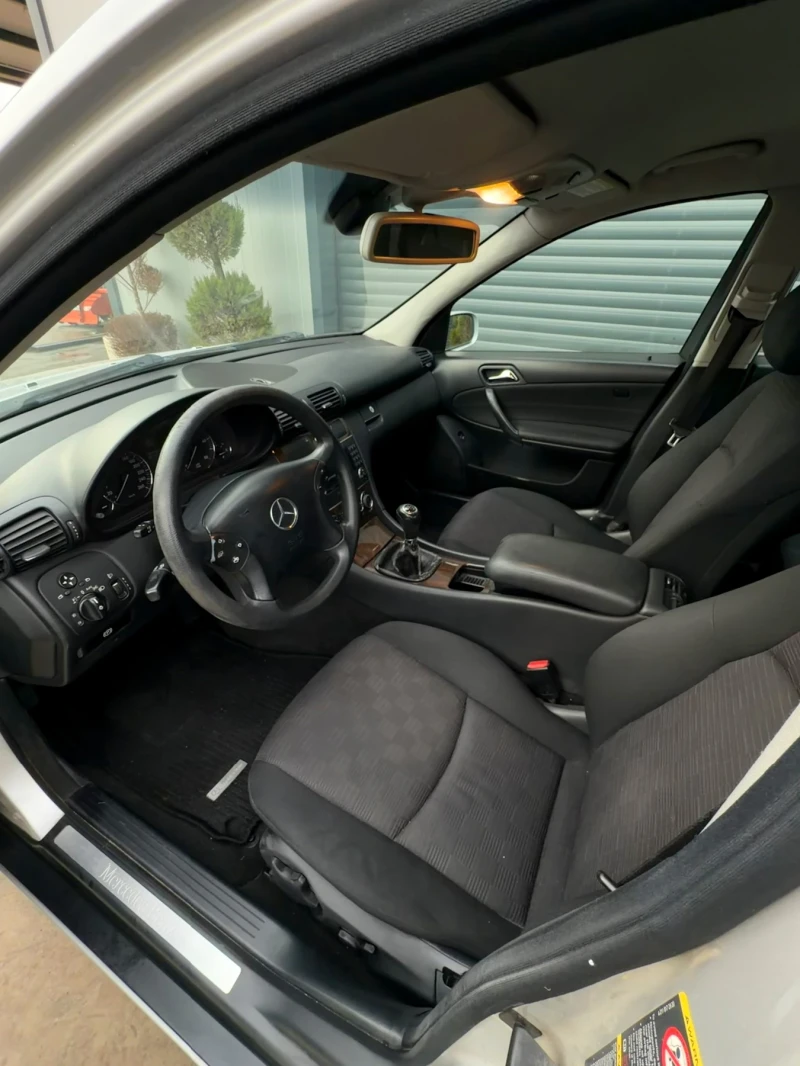 Mercedes-Benz C 200, снимка 12 - Автомобили и джипове - 53385093
