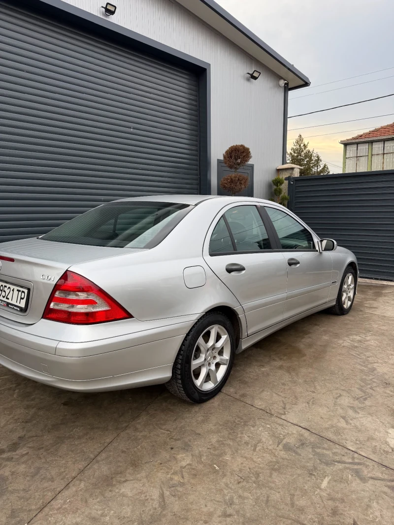 Mercedes-Benz C 200, снимка 6 - Автомобили и джипове - 53385093