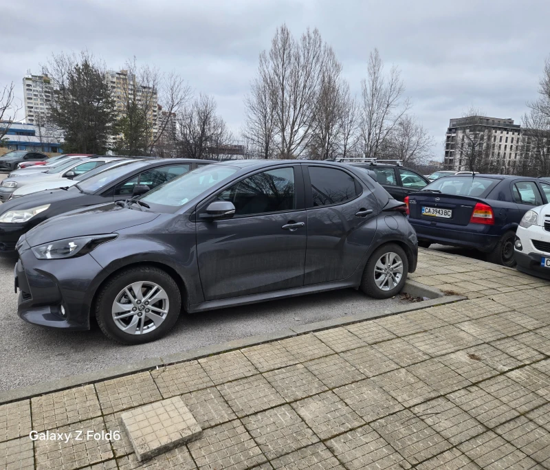 Toyota Yaris 1.5 HEV CHIC, снимка 5 - Автомобили и джипове - 53413596