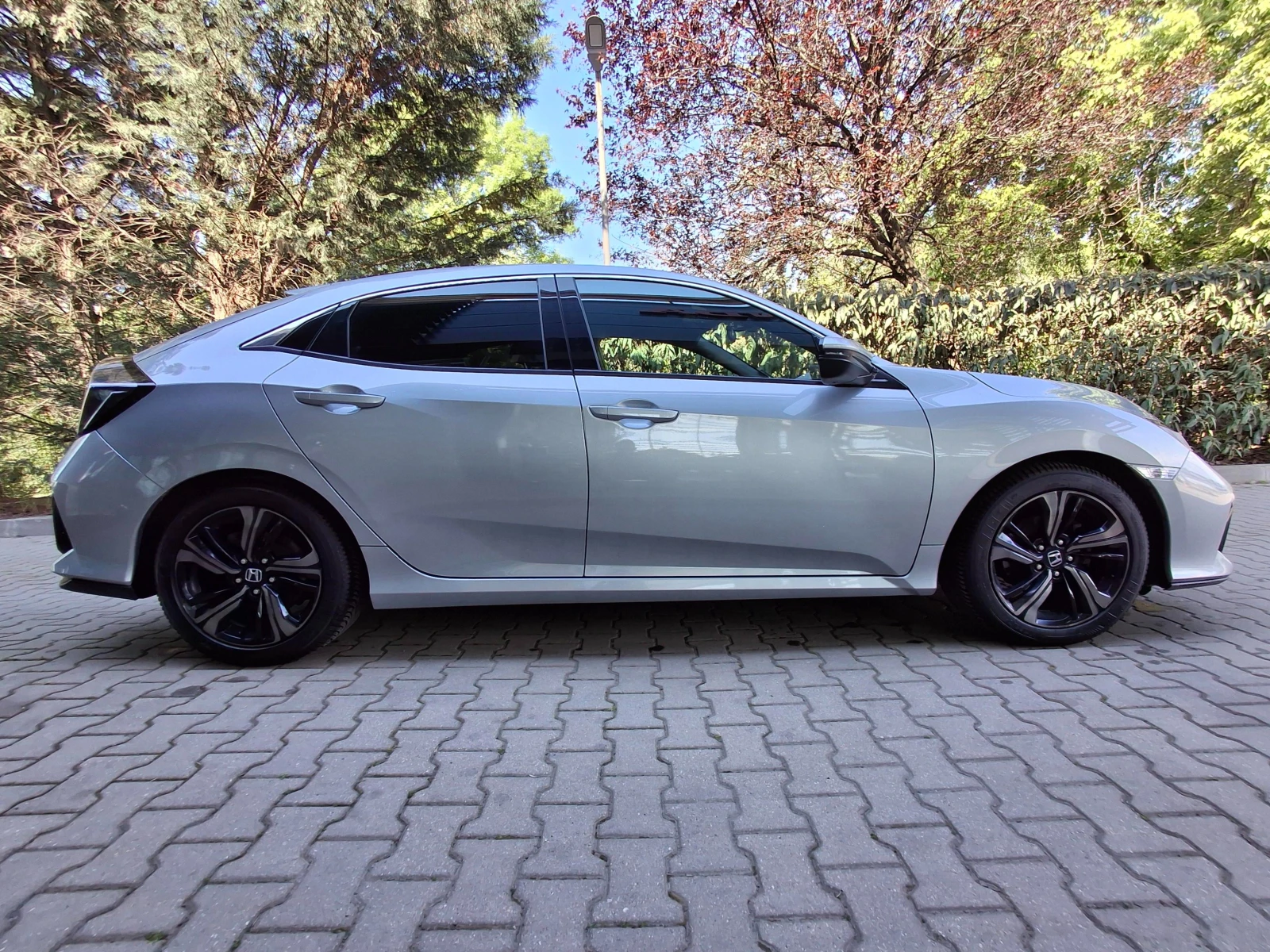 Honda Civic 1.0 VTEC TURBO Elegance MT - изображение 4