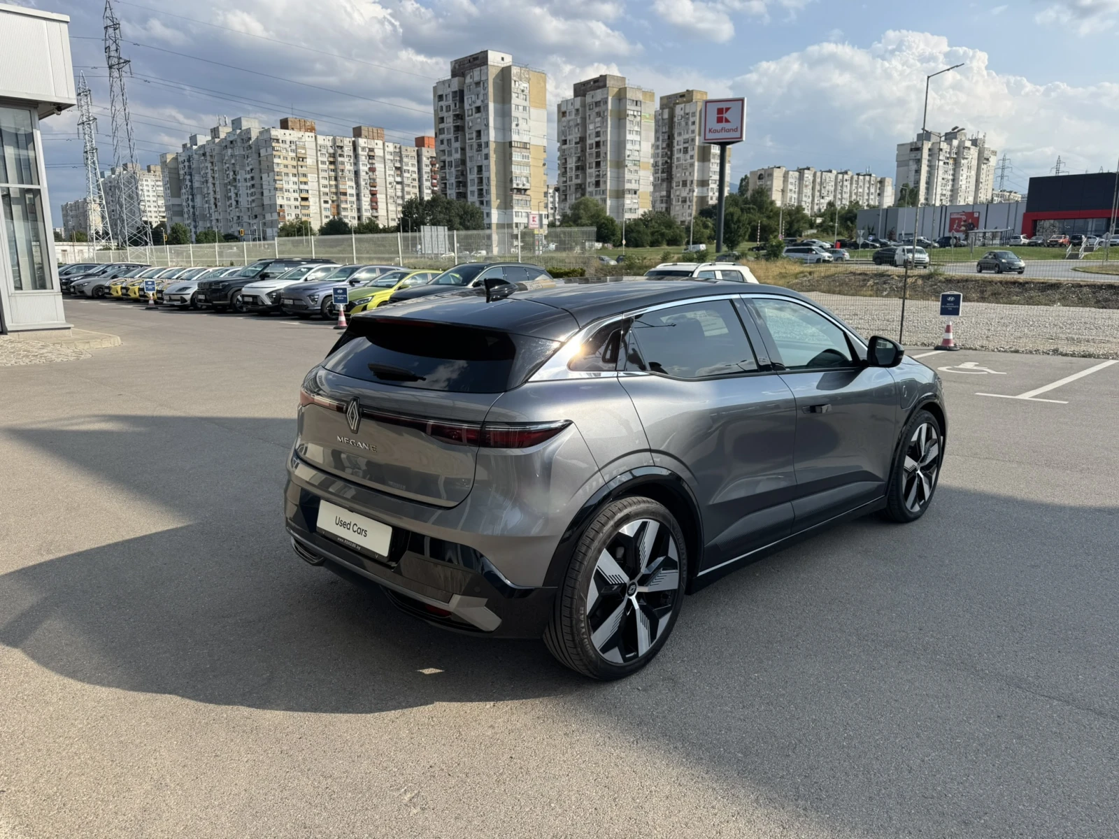 Renault Megane E-Tech 60kWh - изображение 3