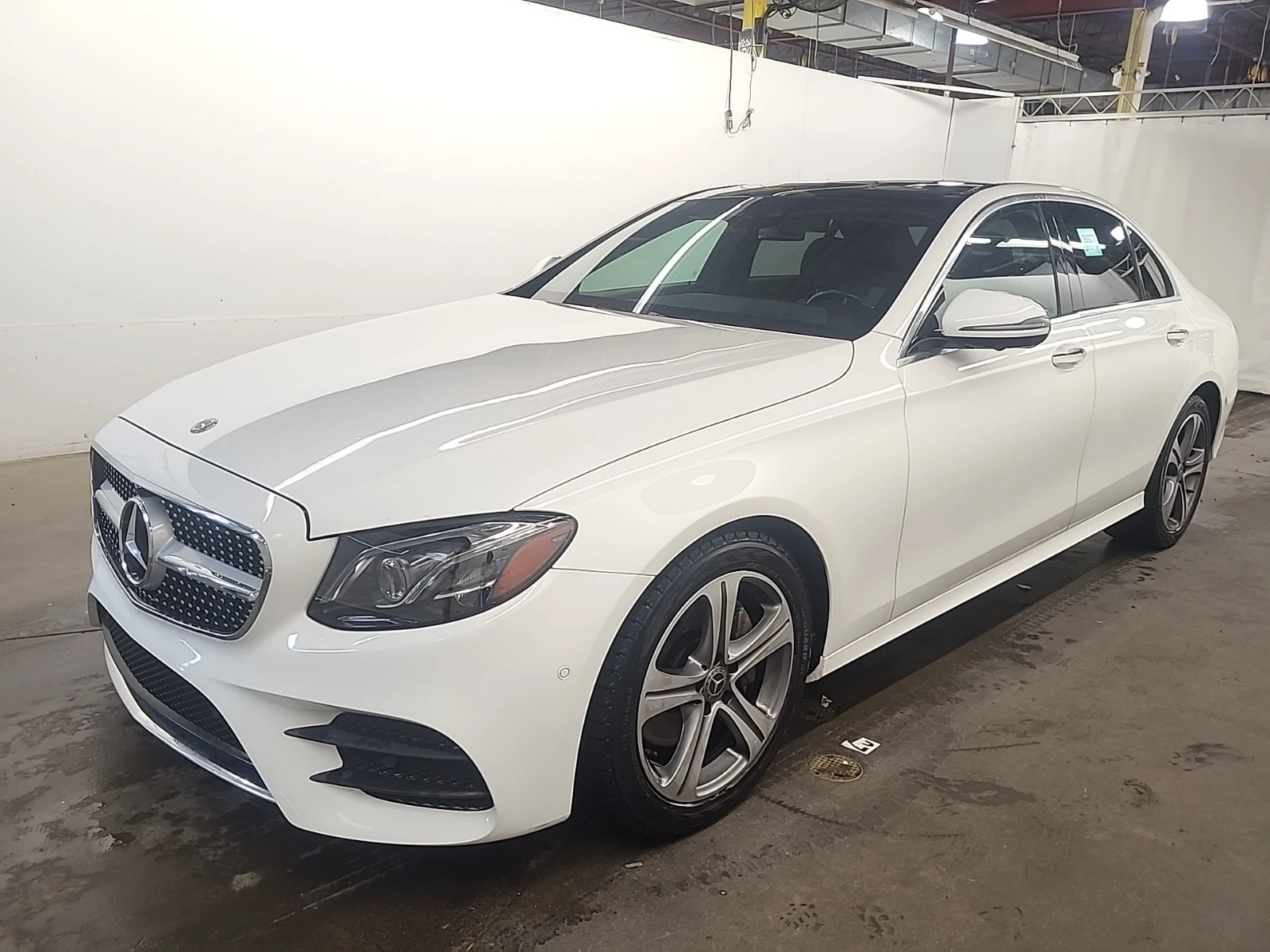 Mercedes-Benz E 300 * ЦЕНА ДО БЪЛГАРИЯ* (CARFAX)/АВТОФИНАНСИРАНЕ - изображение 3