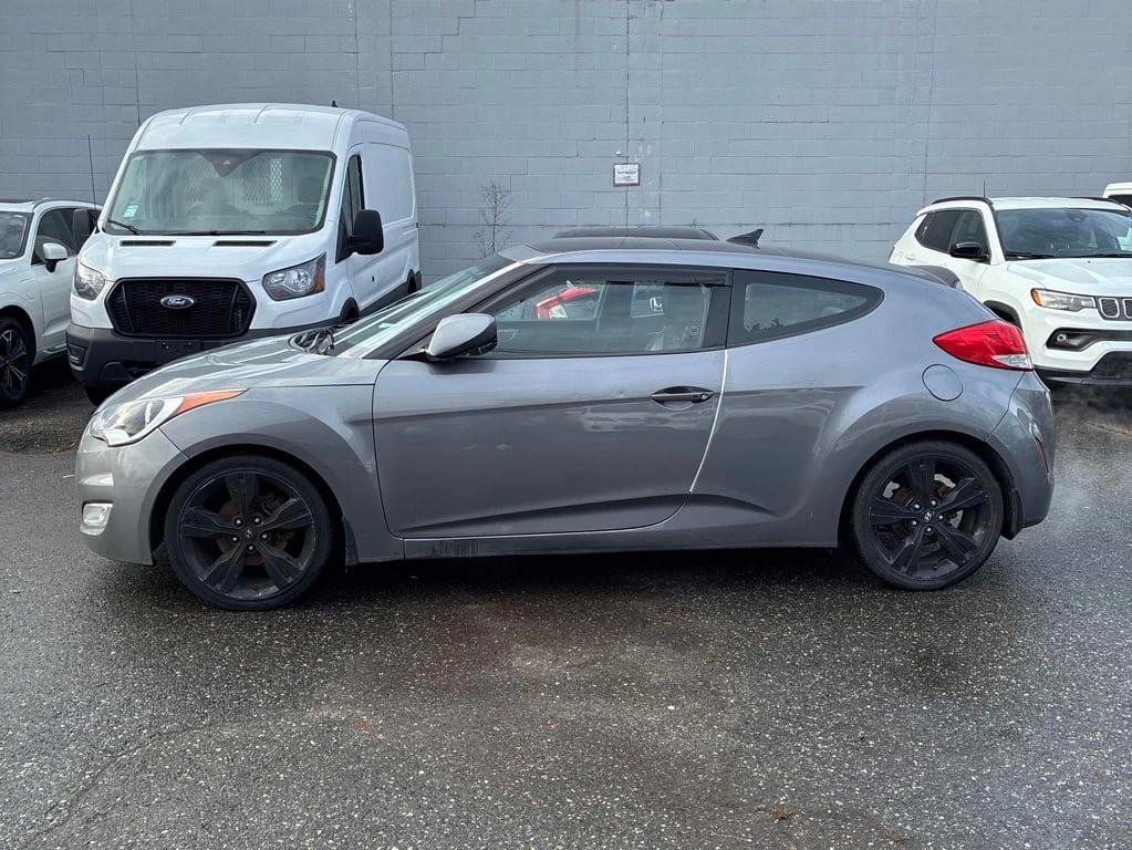 Hyundai Veloster  * 3dr Cpe Auto w/Tech * CARFAX * ЦЕНА ДО БГ - изображение 2