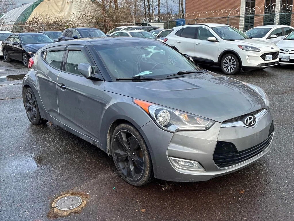 Hyundai Veloster  * 3dr Cpe Auto w/Tech * CARFAX * ЦЕНА ДО БГ - изображение 3