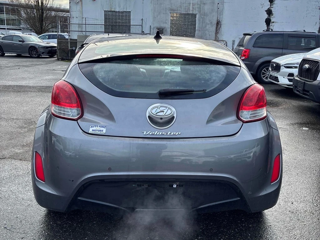 Hyundai Veloster  * 3dr Cpe Auto w/Tech * CARFAX * ЦЕНА ДО БГ - изображение 4