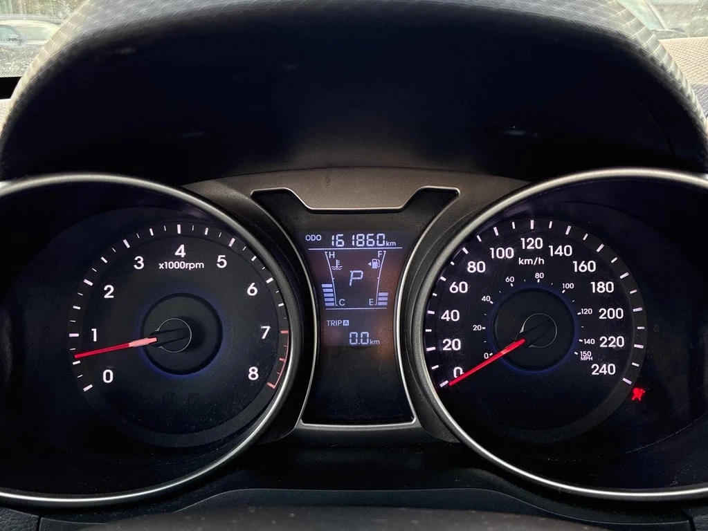 Hyundai Veloster  * 3dr Cpe Auto w/Tech * CARFAX * ЦЕНА ДО БГ - изображение 8