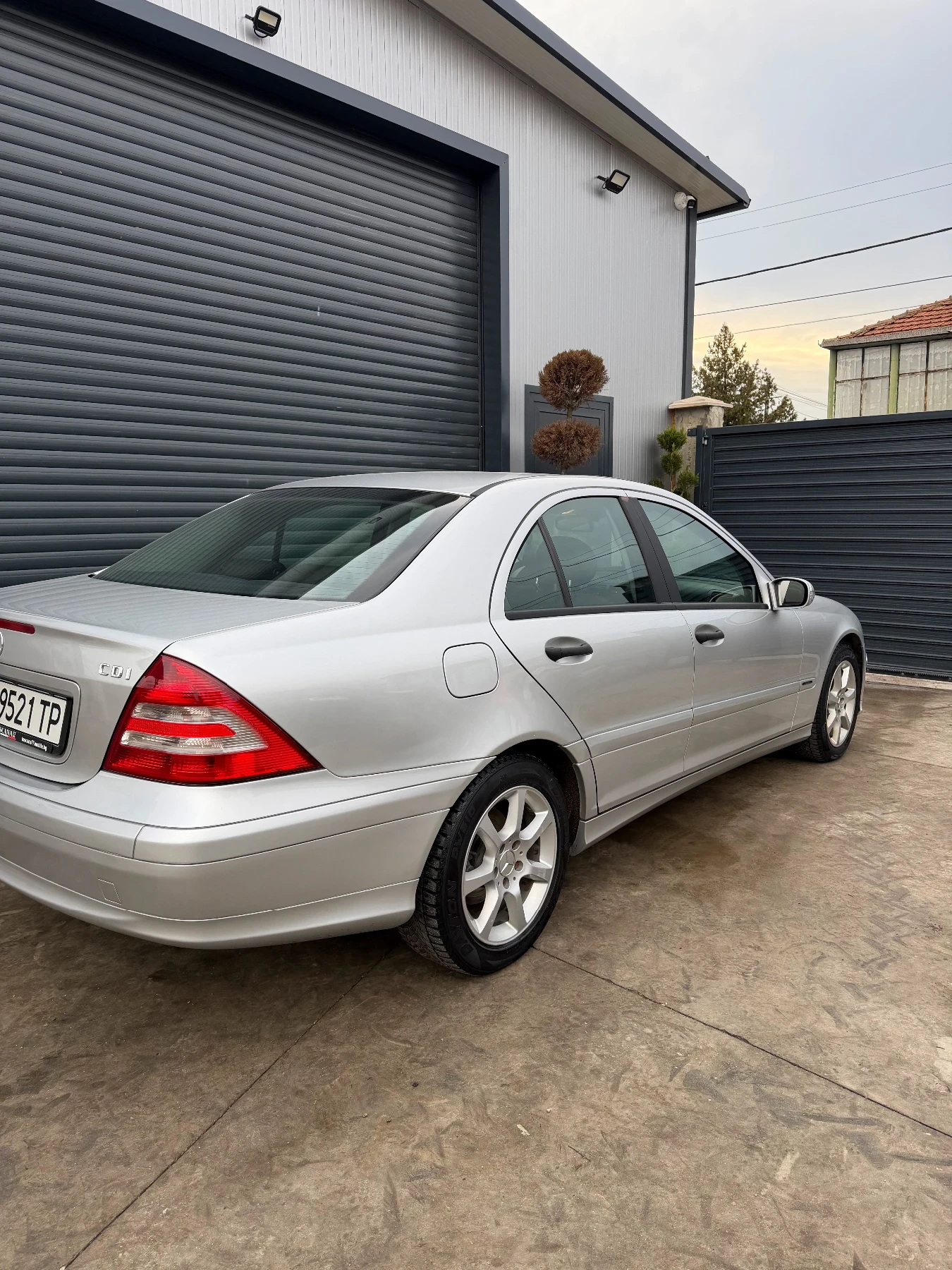 Mercedes-Benz C 200  - изображение 6