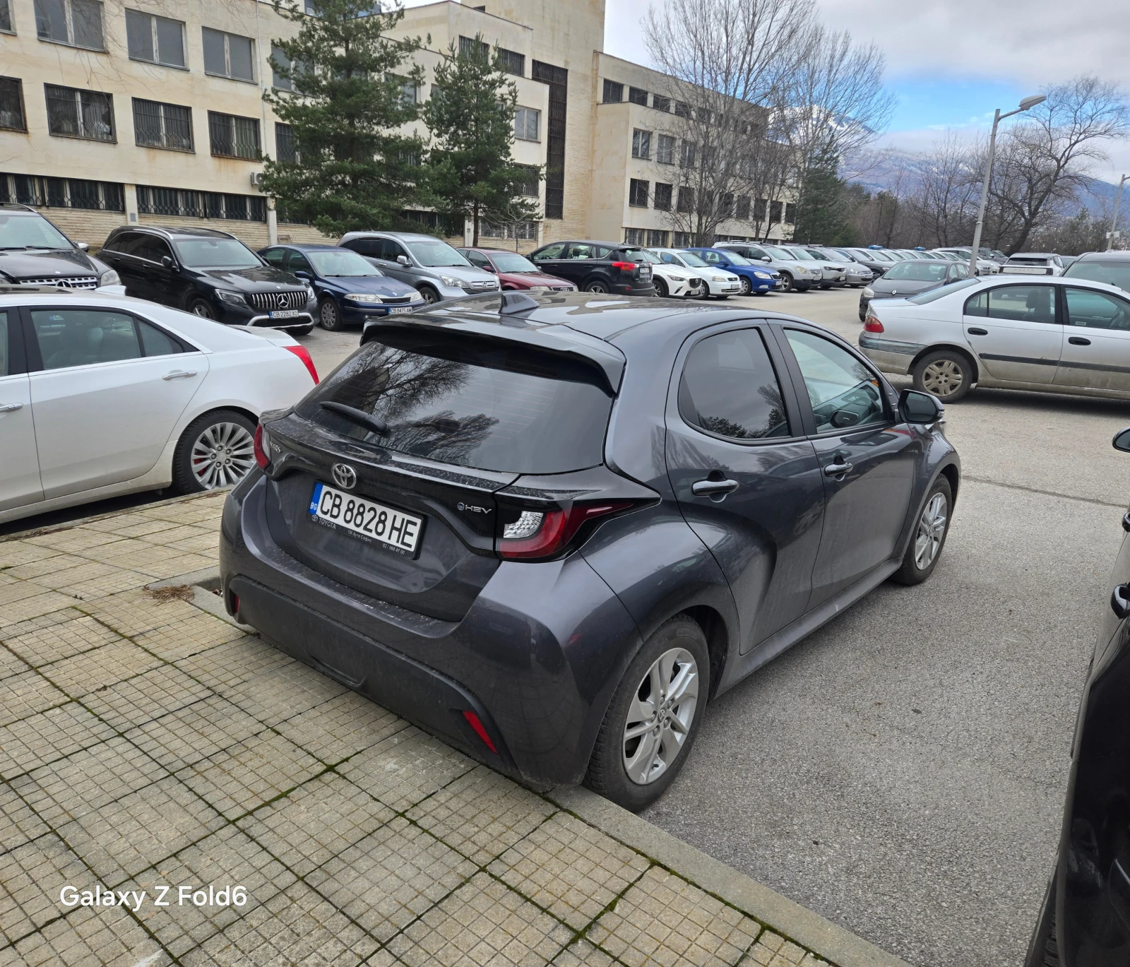 Toyota Yaris 1.5 HEV CHIC - изображение 3