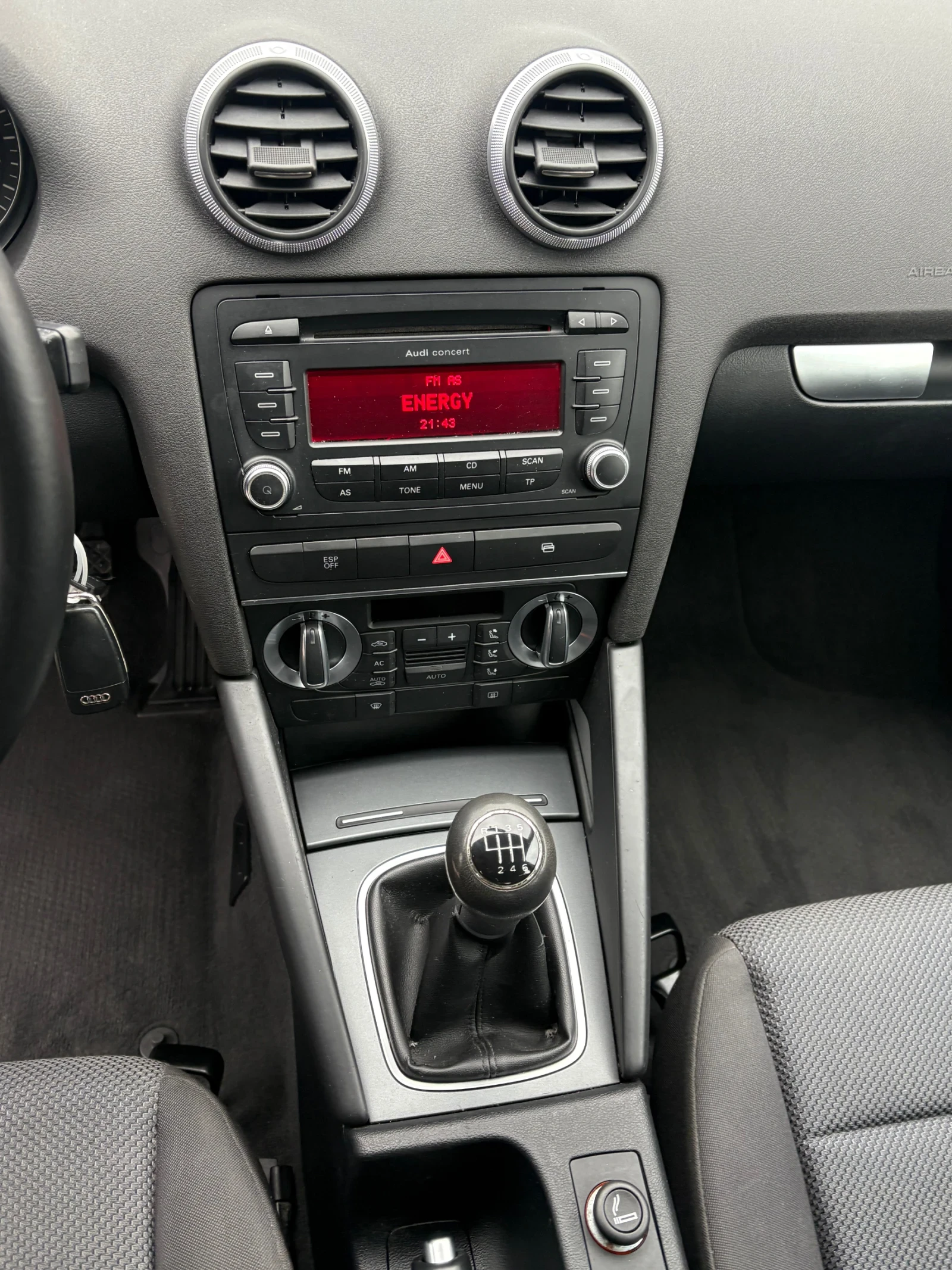 Audi A3 2.0 TDI-140кс., снимка 16 - Автомобили и джипове - 53531714