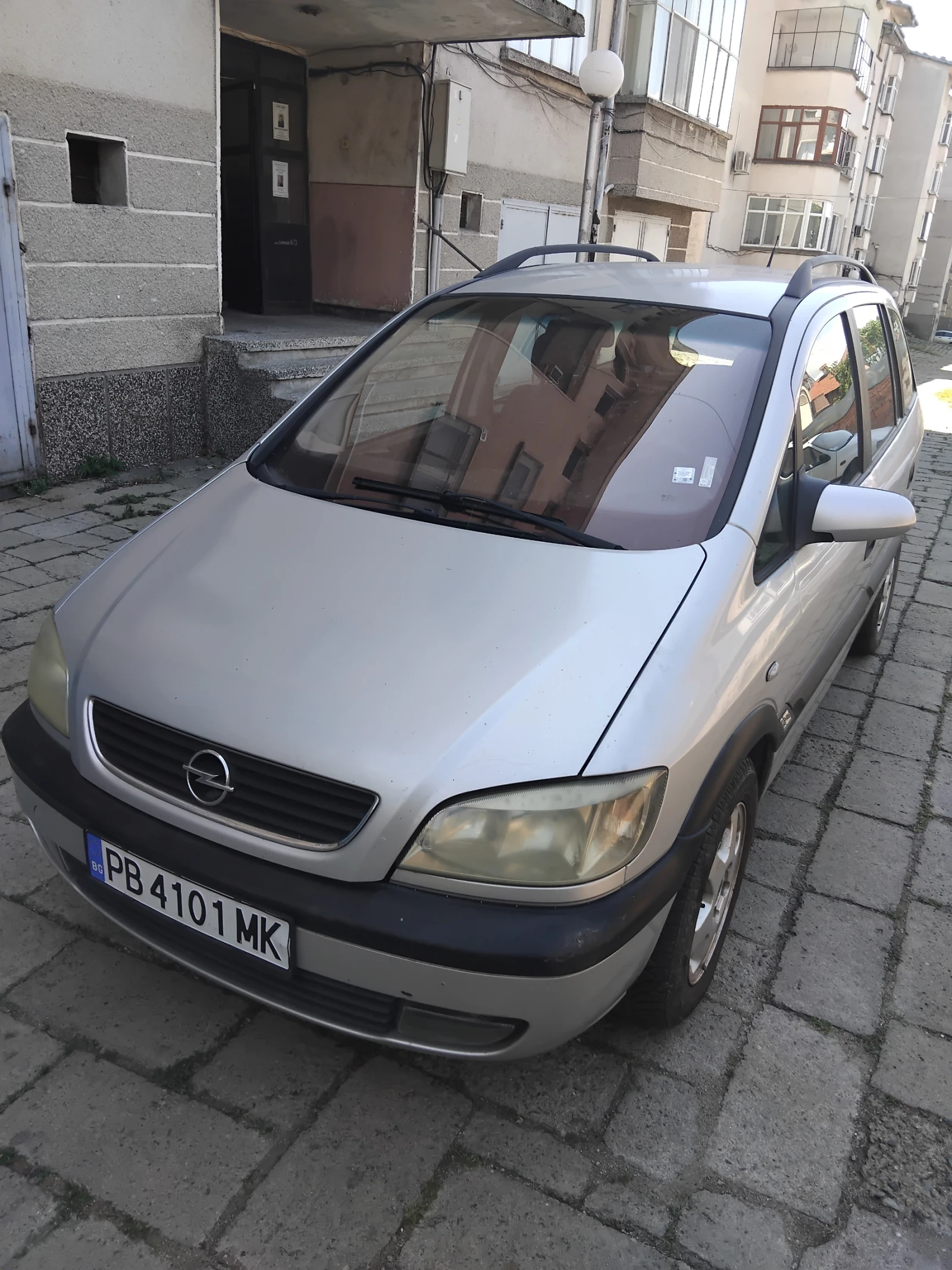 Opel Zafira 2.0 DTI 16V , снимка 4 - Автомобили и джипове - 53951474
