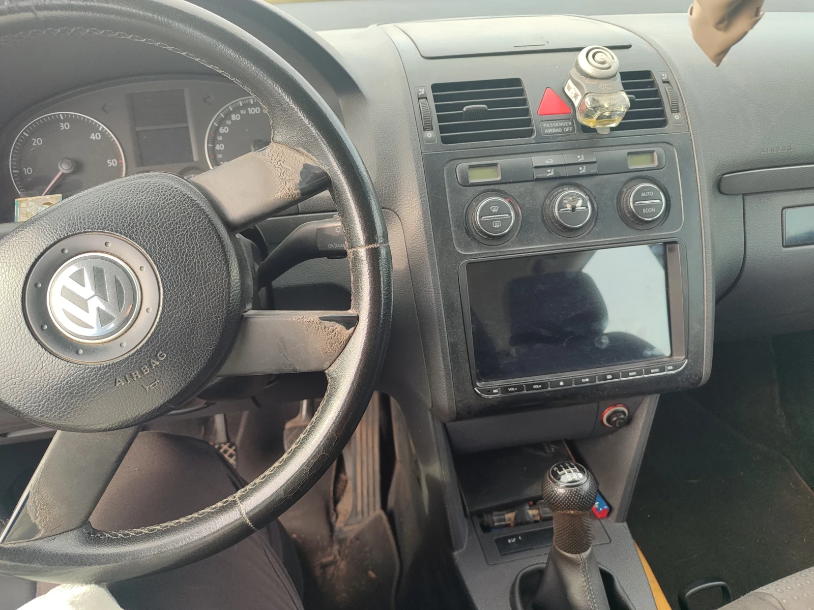 VW Touran, снимка 4 - Автомобили и джипове - 54037306