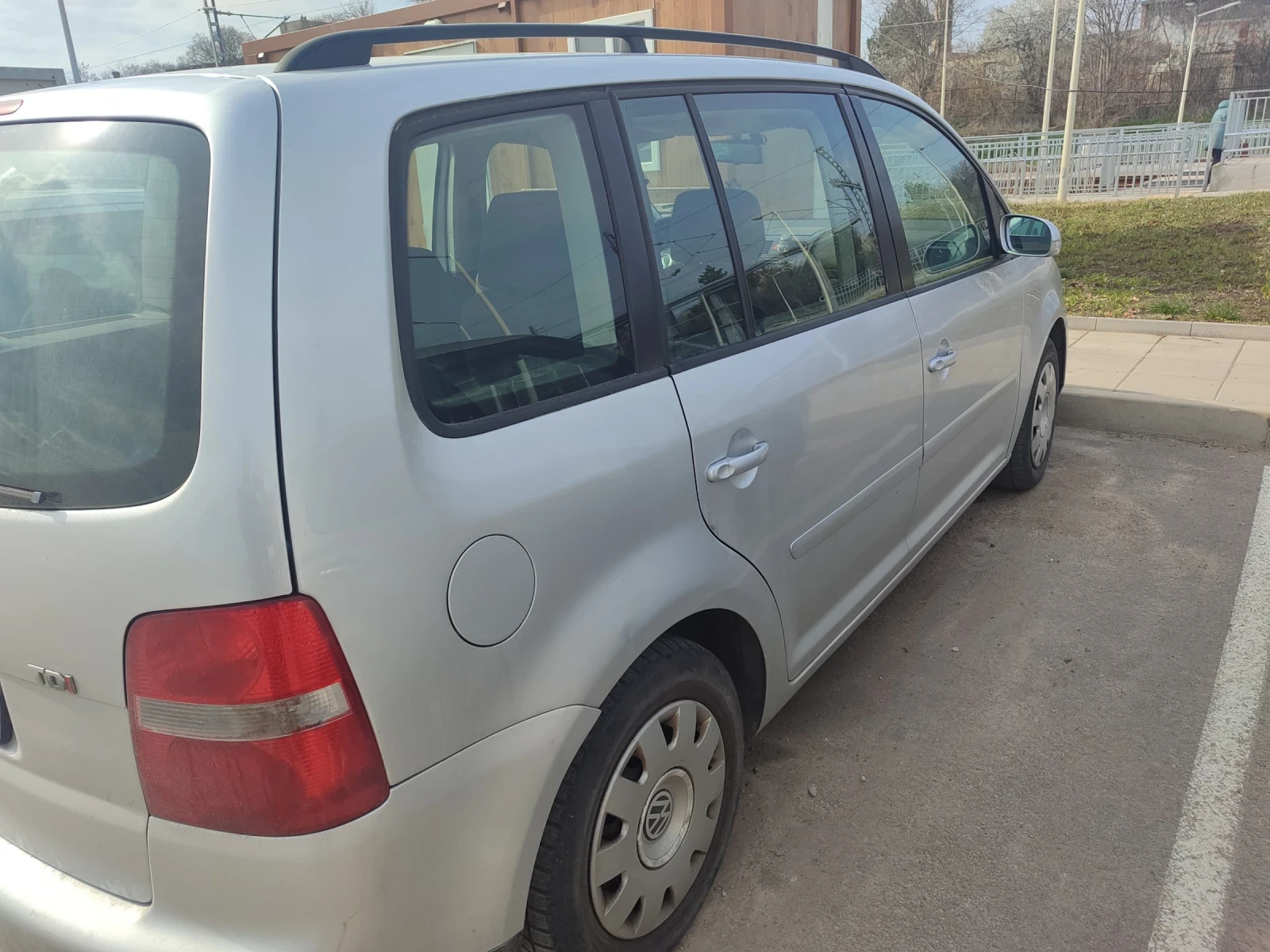 VW Touran, снимка 8 - Автомобили и джипове - 54037306
