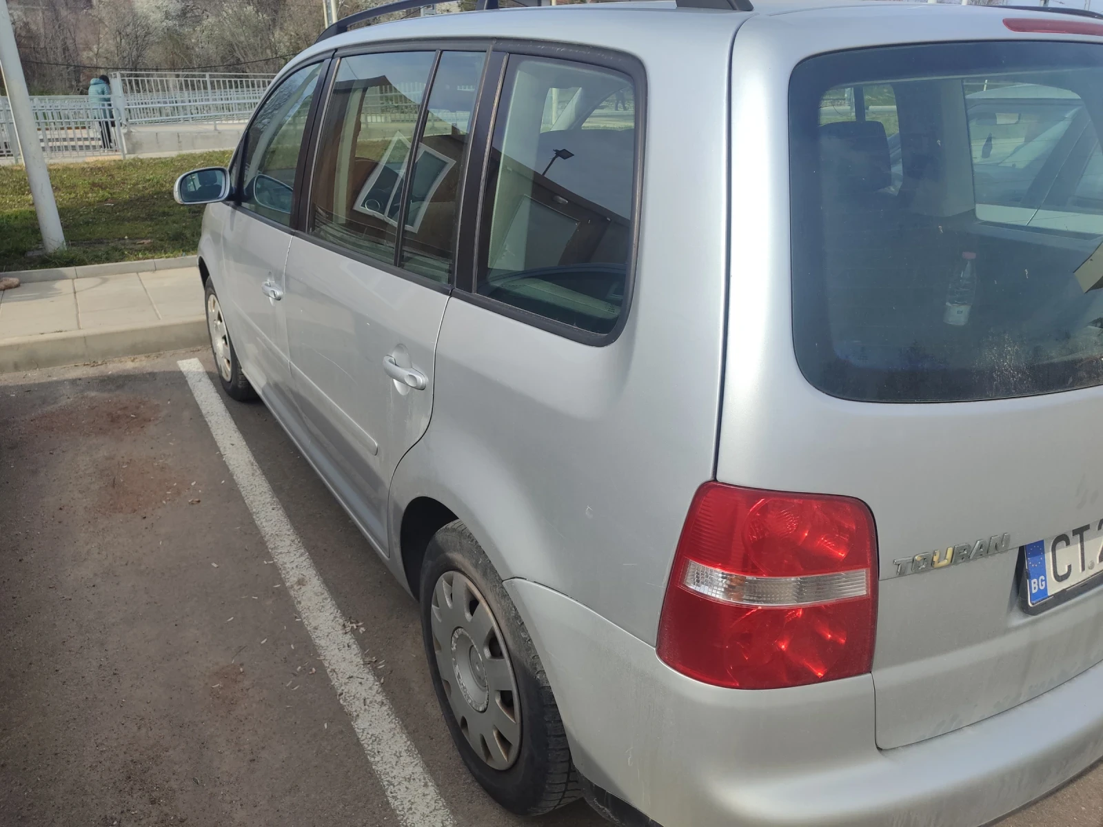 VW Touran, снимка 7 - Автомобили и джипове - 54037306
