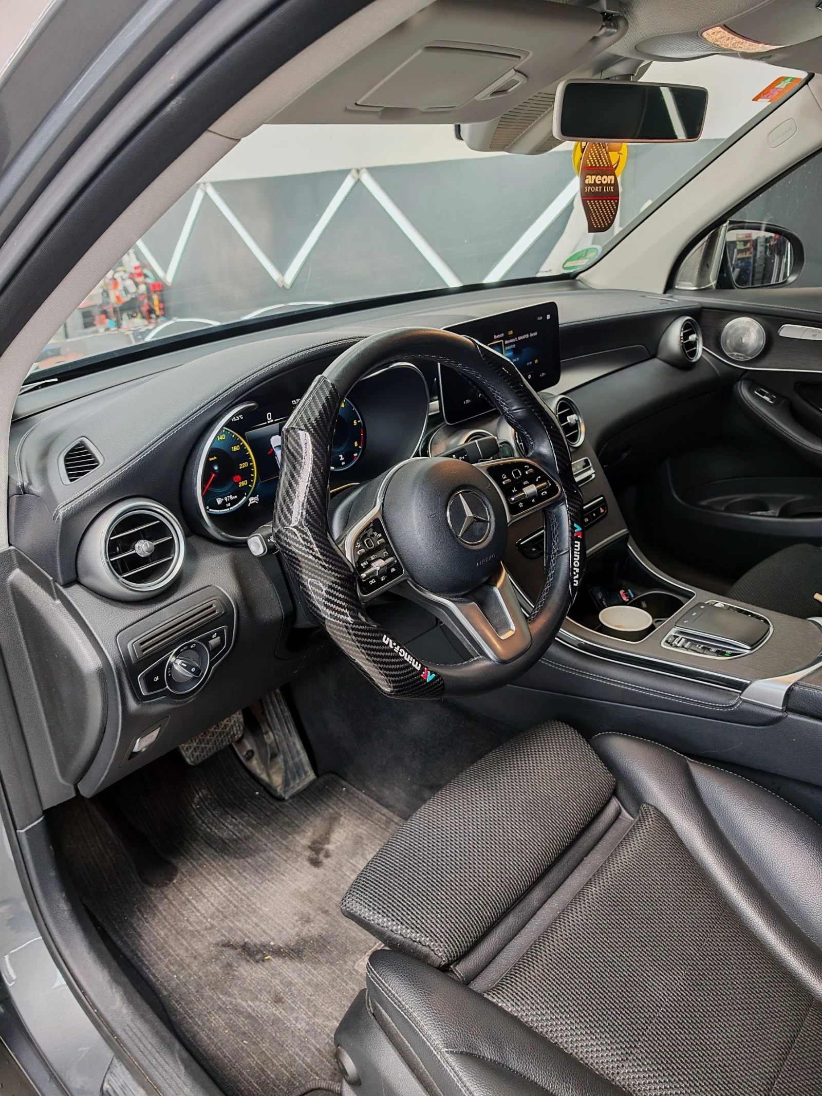 Mercedes-Benz GLC 250, снимка 9 - Автомобили и джипове - 54045641