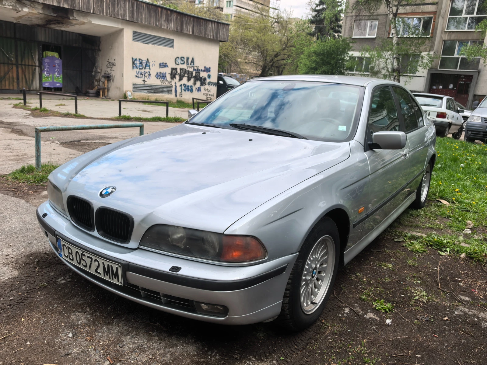 BMW 523, снимка 2 - Автомобили и джипове - 54380105
