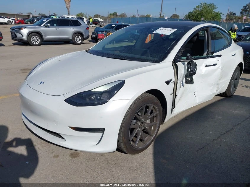 Tesla Model 3 Long Range Dual Motor All-Wheel Drive, снимка 2 - Автомобили и джипове - 54435719