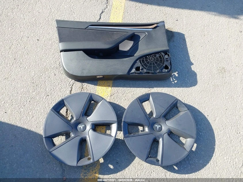 Tesla Model 3 Long Range Dual Motor All-Wheel Drive, снимка 12 - Автомобили и джипове - 54435719