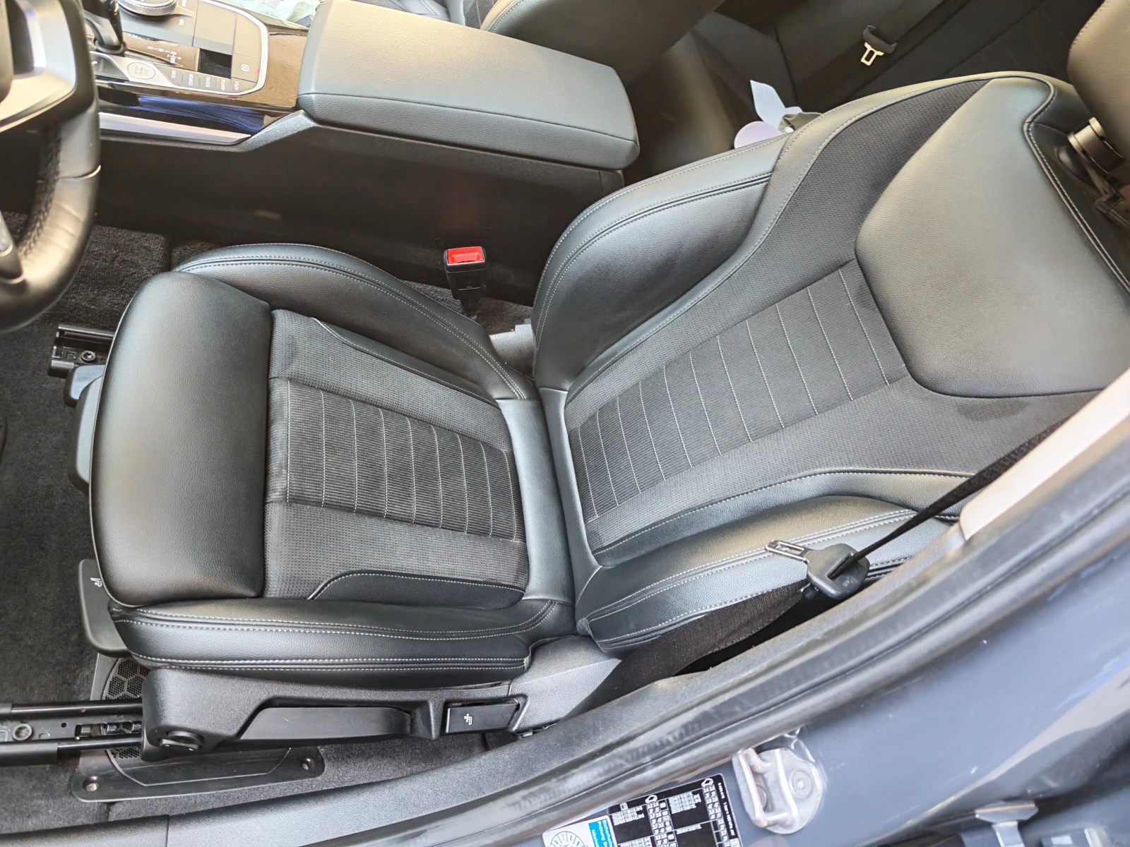 BMW 320 Individual/Лазер/360/Адаптив , снимка 7 - Автомобили и джипове - 54700960