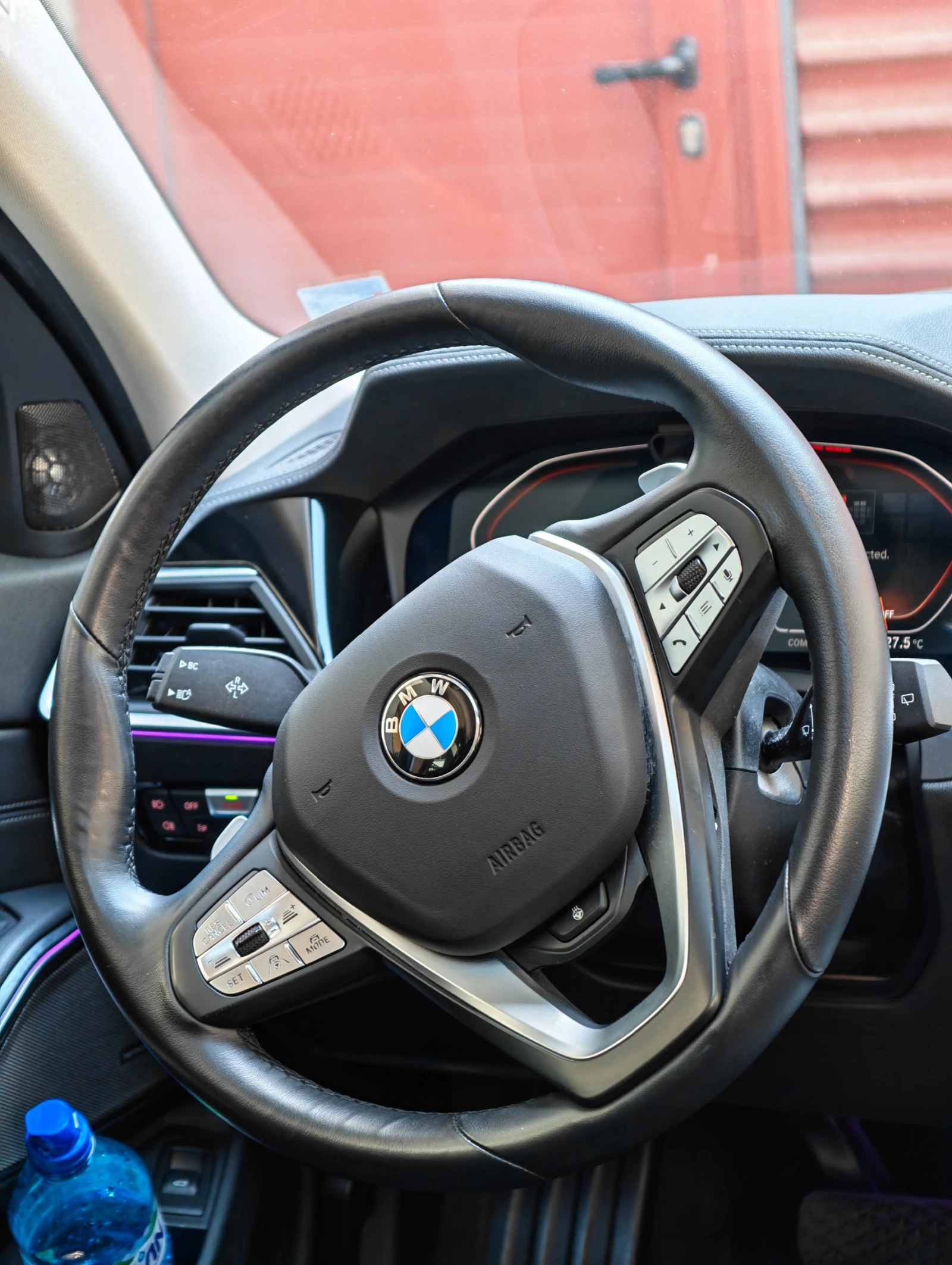 BMW 320 Individual/Лазер/360/Адаптив , снимка 12 - Автомобили и джипове - 54700960