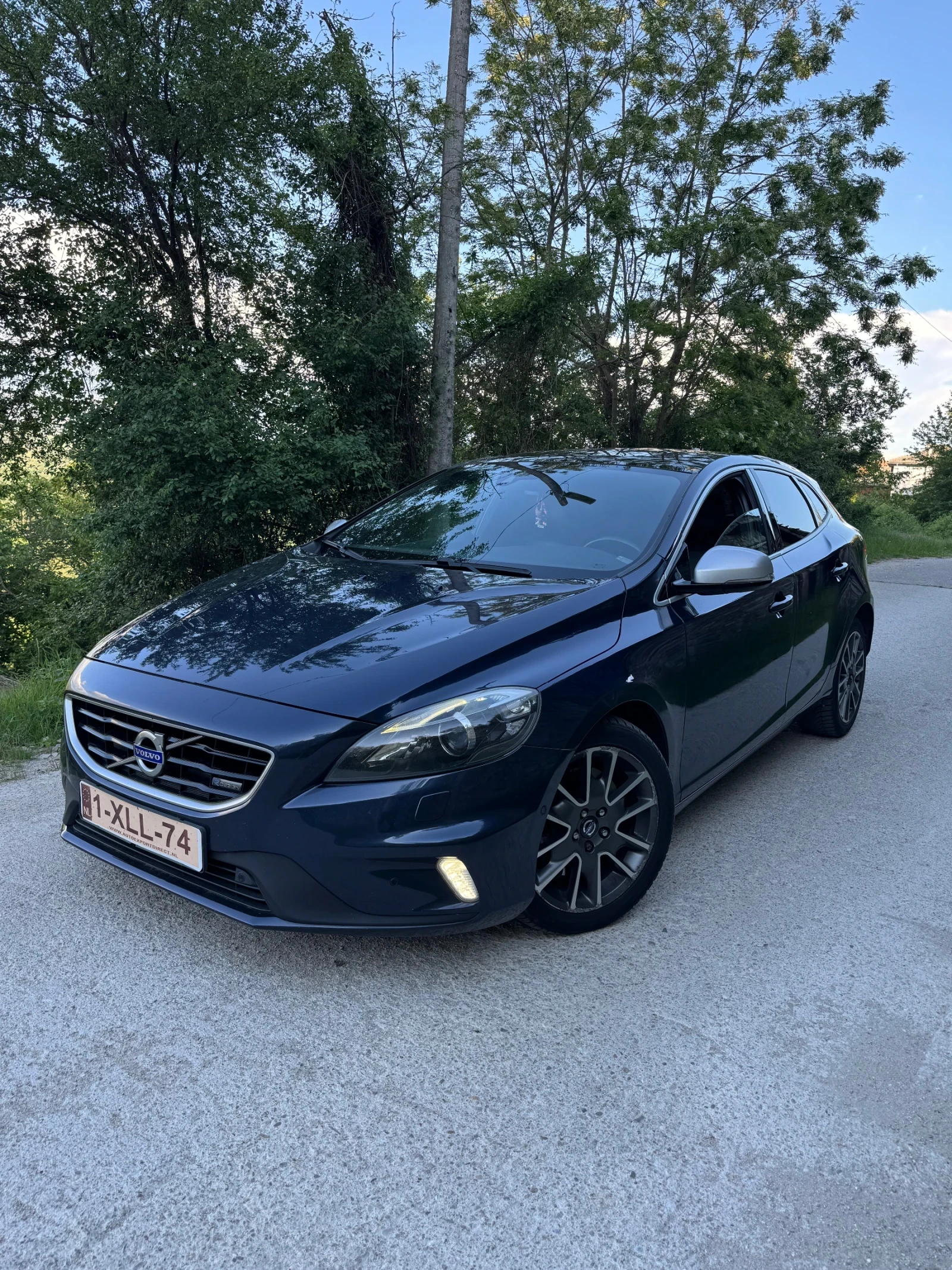 Volvo V40 D4 R-DESIGN , снимка 3 - Автомобили и джипове - 55253594