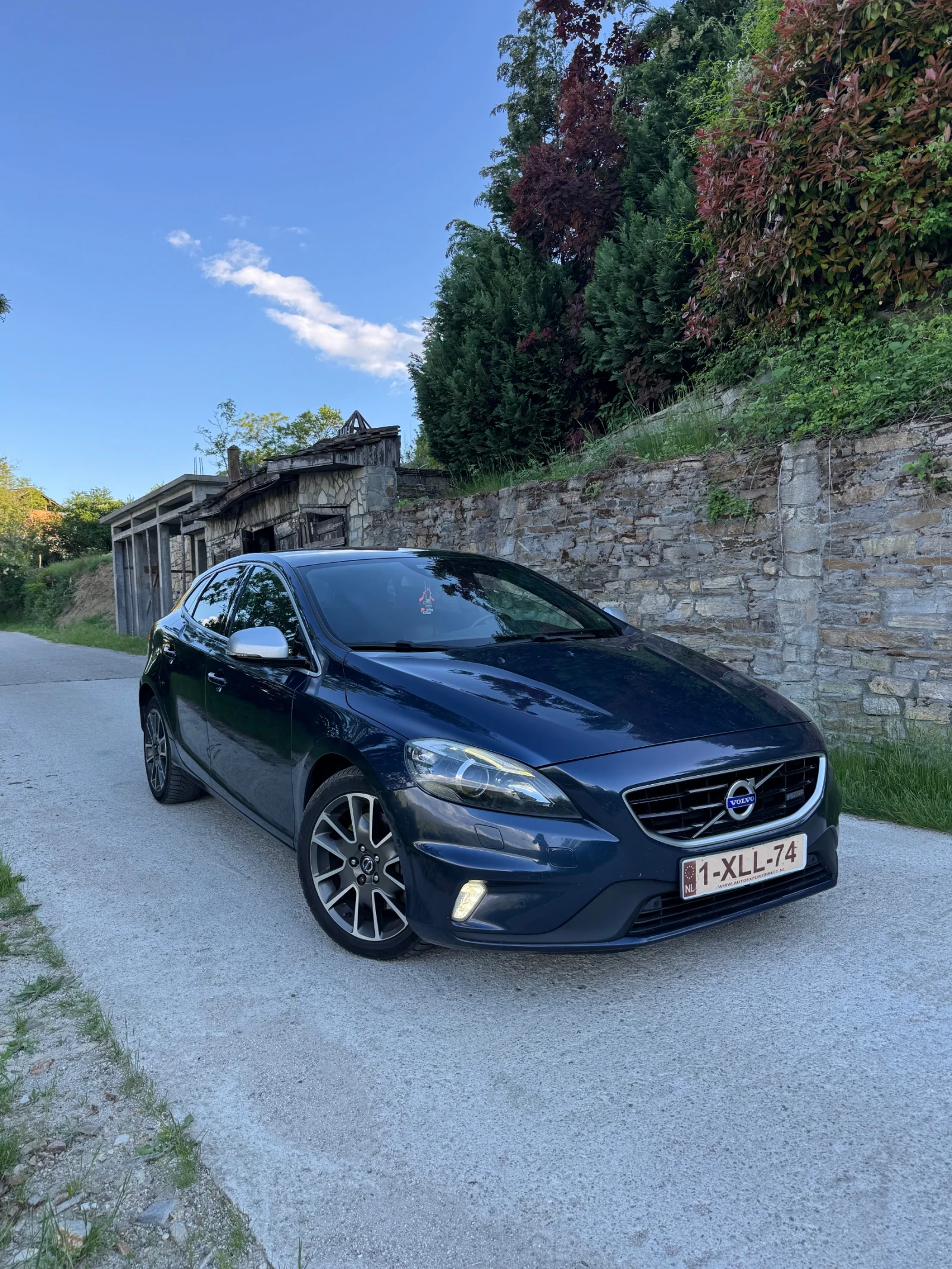 Volvo V40 D4 R-DESIGN 