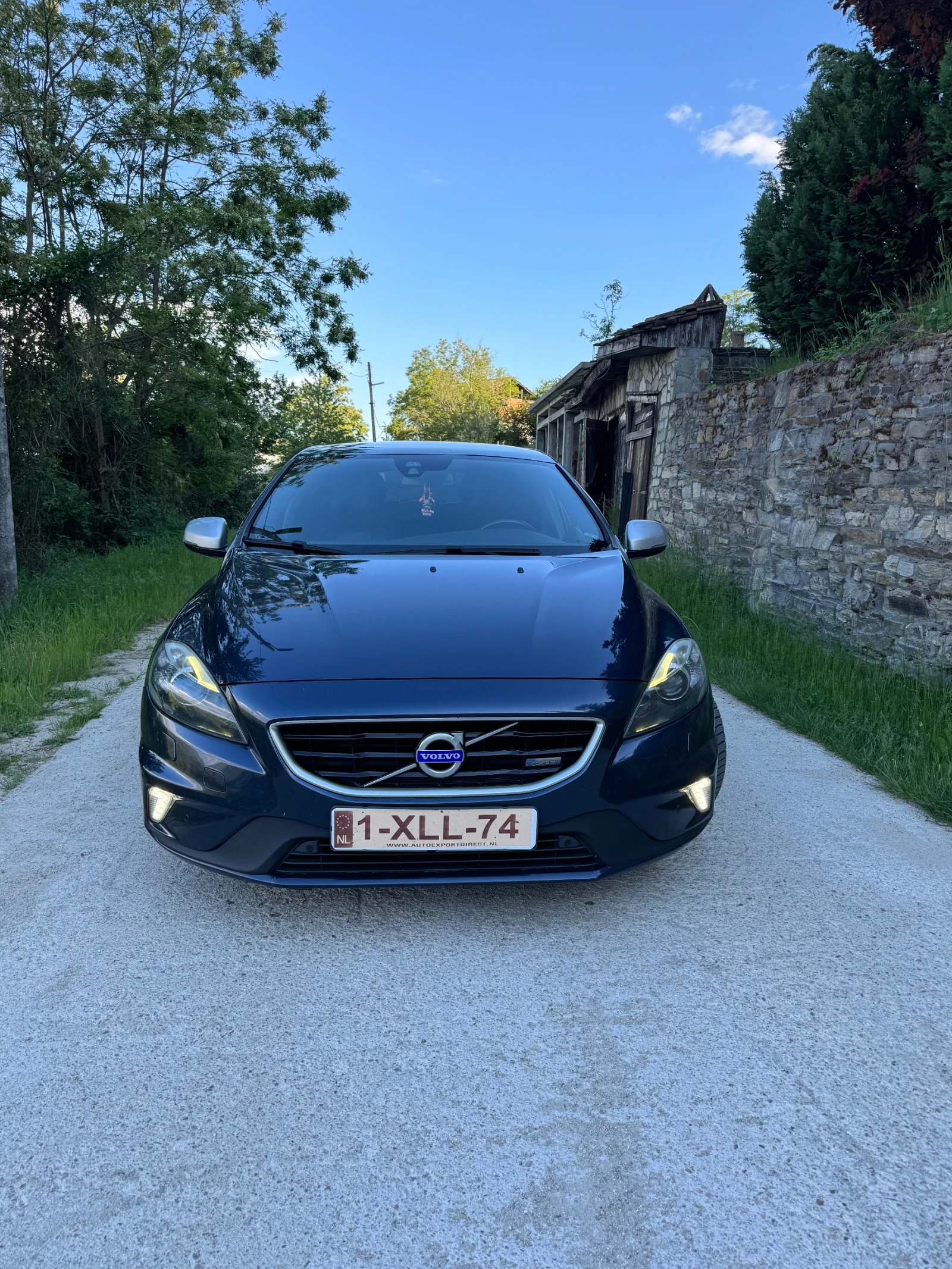 Volvo V40 D4 R-DESIGN , снимка 2 - Автомобили и джипове - 55253594