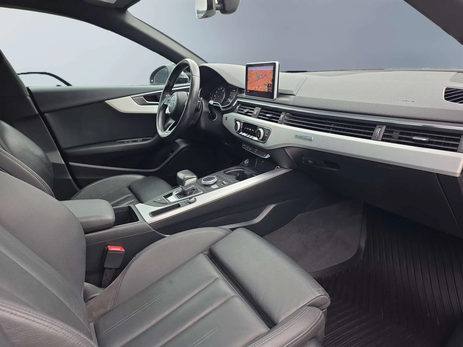 Audi A5 Панорама / Кожа / ЦЕНА до БГ, снимка 15 - Автомобили и джипове - 55492537