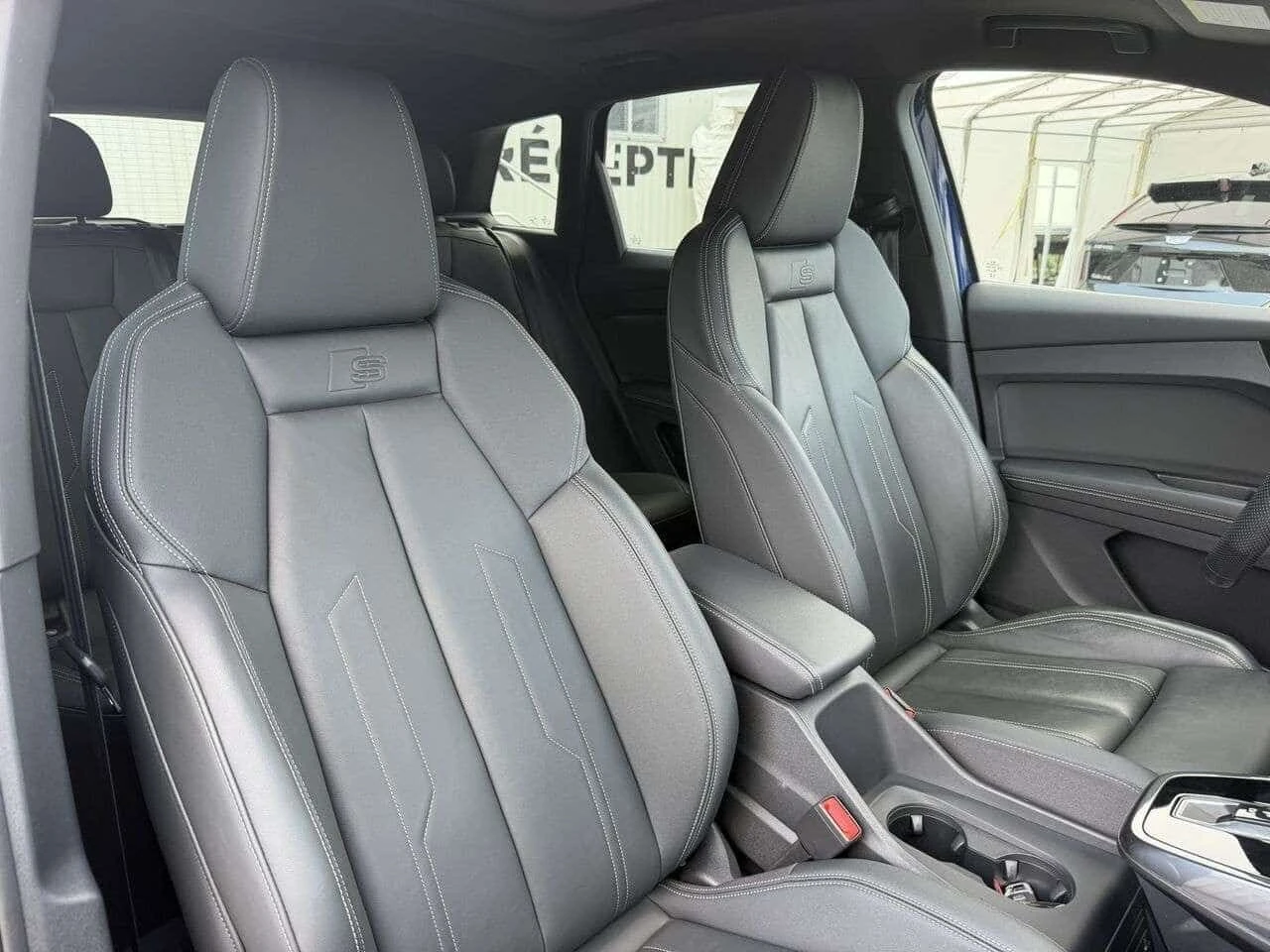 Audi E-Tron 50 quattro S-LINE CARFAX, снимка 16 - Автомобили и джипове - 55532353