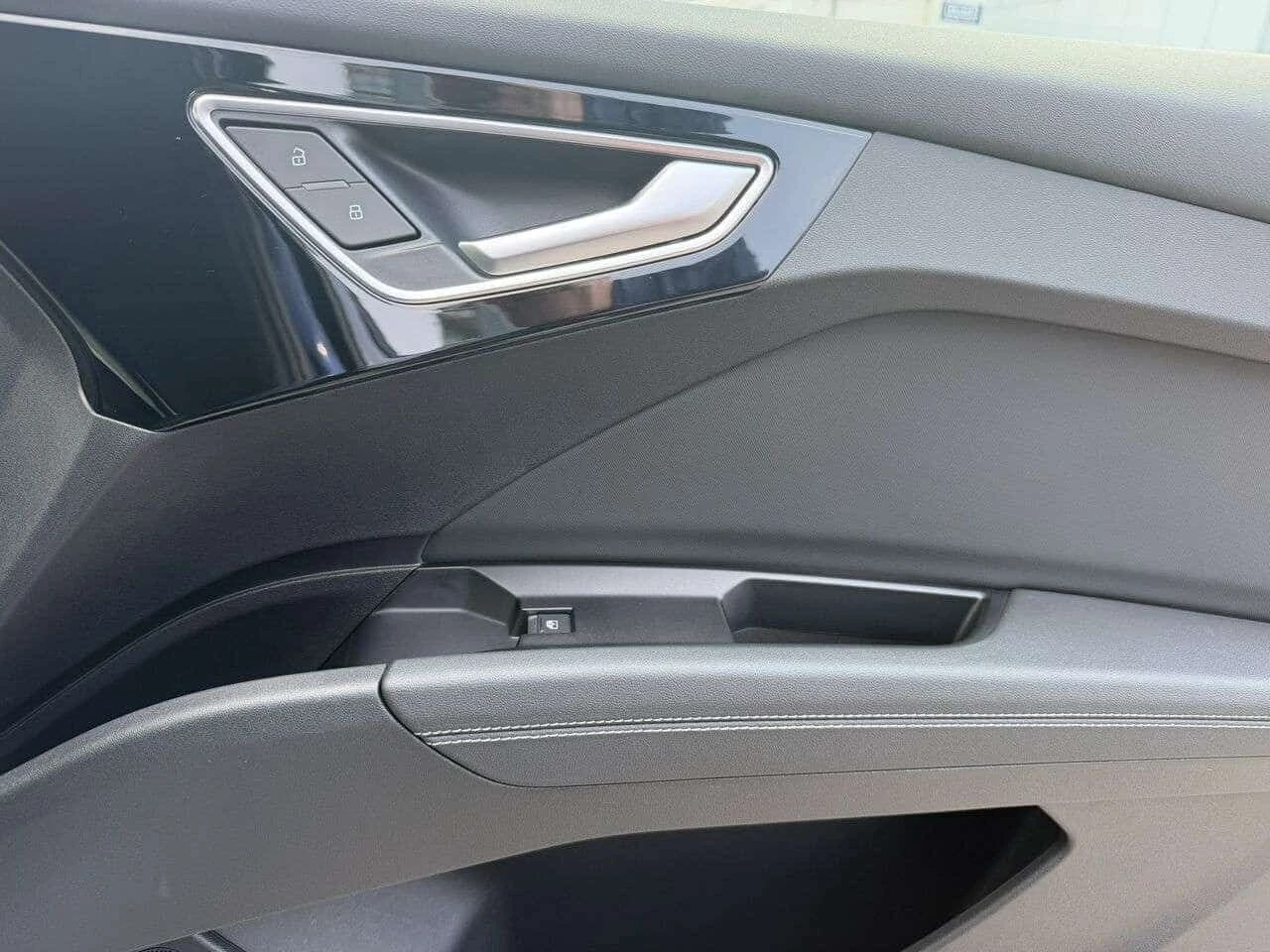 Audi E-Tron 50 quattro S-LINE CARFAX, снимка 15 - Автомобили и джипове - 55532353