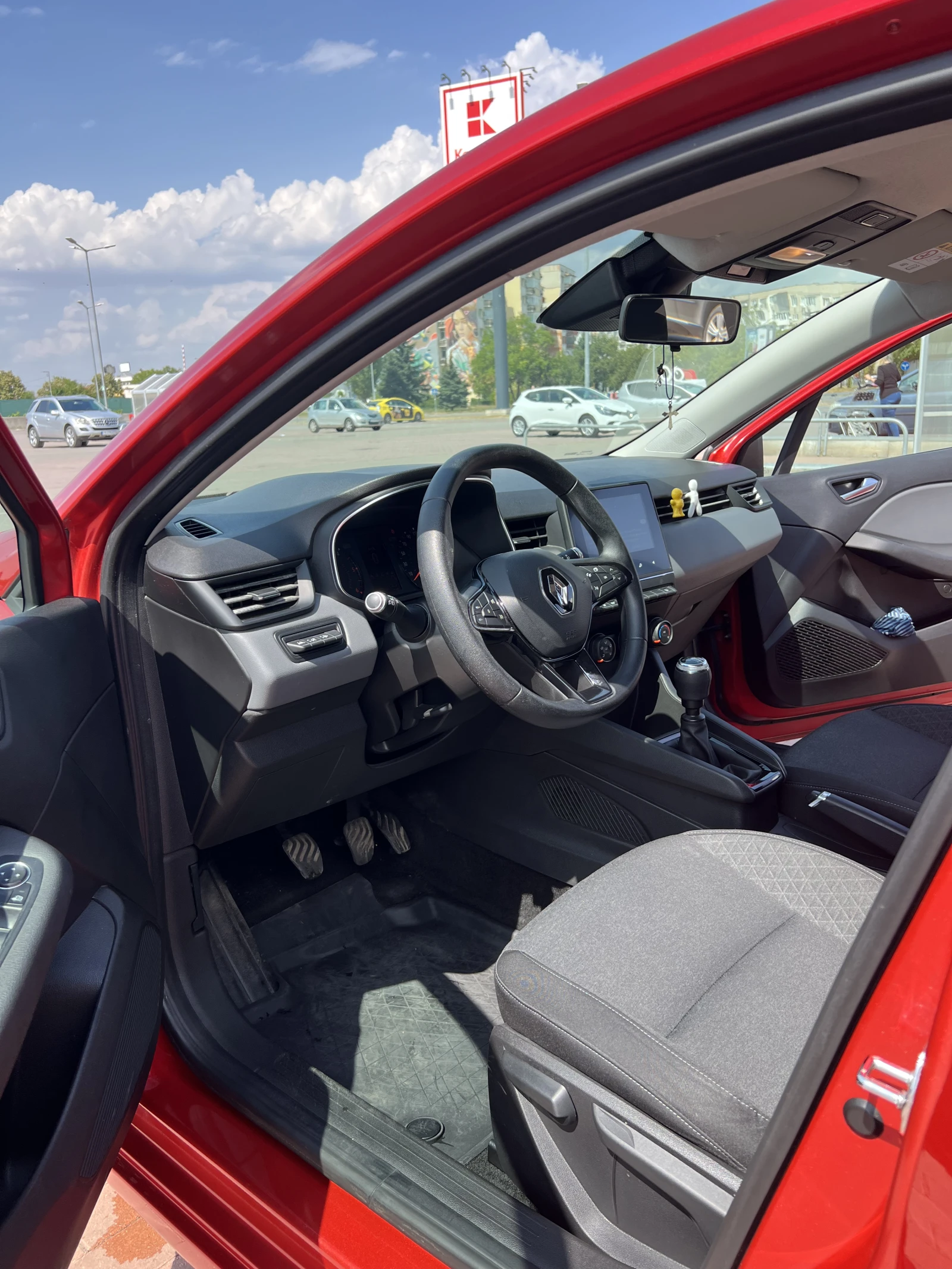 Renault Clio 5, снимка 8 - Автомобили и джипове - 55835421