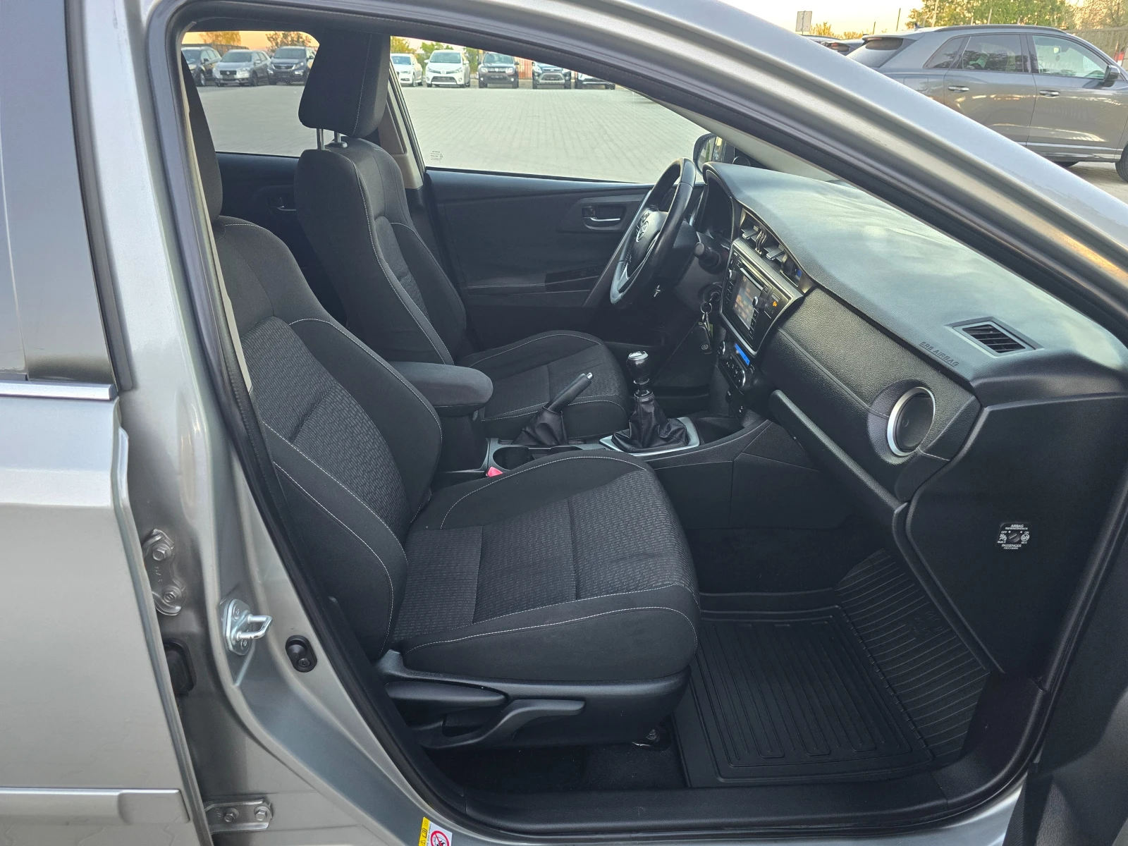 Toyota Auris 1.4 D4D, 90к.с., 132000км.!, снимка 10 - Автомобили и джипове - 56370641