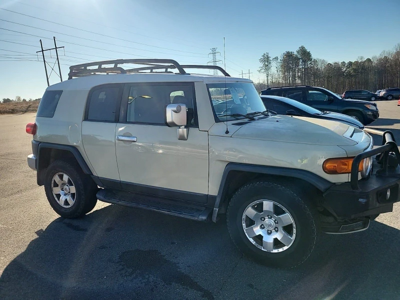 Toyota Fj cruiser 4x4 КРАЙНА ЦЕНА, снимка 3 - Автомобили и джипове - 48502310