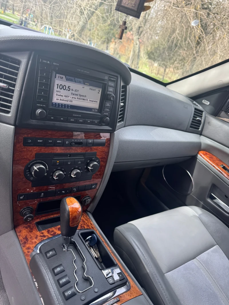 Jeep Grand cherokee OVERLAND, снимка 9 - Автомобили и джипове - 49504843