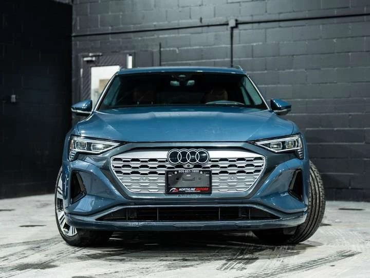 Audi Q8 Е-Tron QUATTRO| ADAPTIVE CRUISE| 1OWNER| NO ACCIDE, снимка 2 - Автомобили и джипове - 53963023