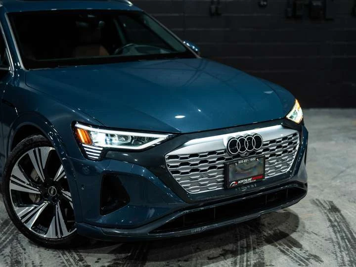 Audi Q8 Е-Tron QUATTRO| ADAPTIVE CRUISE| 1OWNER| NO ACCIDE, снимка 6 - Автомобили и джипове - 53963023