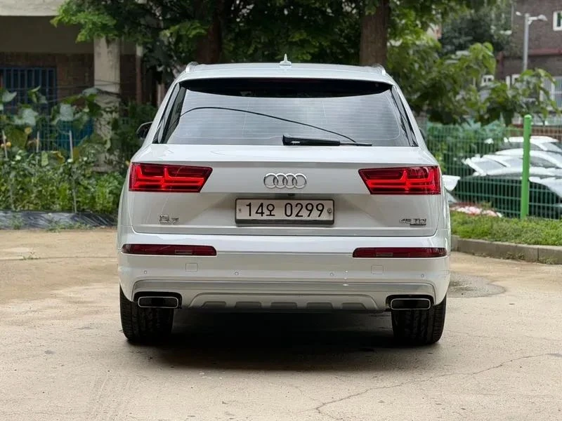 Audi Q7, снимка 4 - Автомобили и джипове - 56689822