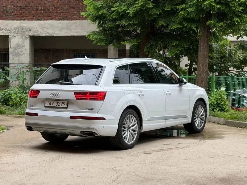 Audi Q7, снимка 3 - Автомобили и джипове - 56689822